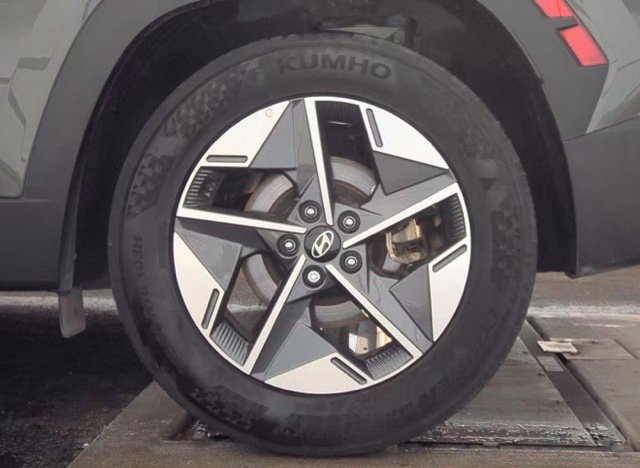 Certified 2025 Hyundai Tucson SEL FWD image 11