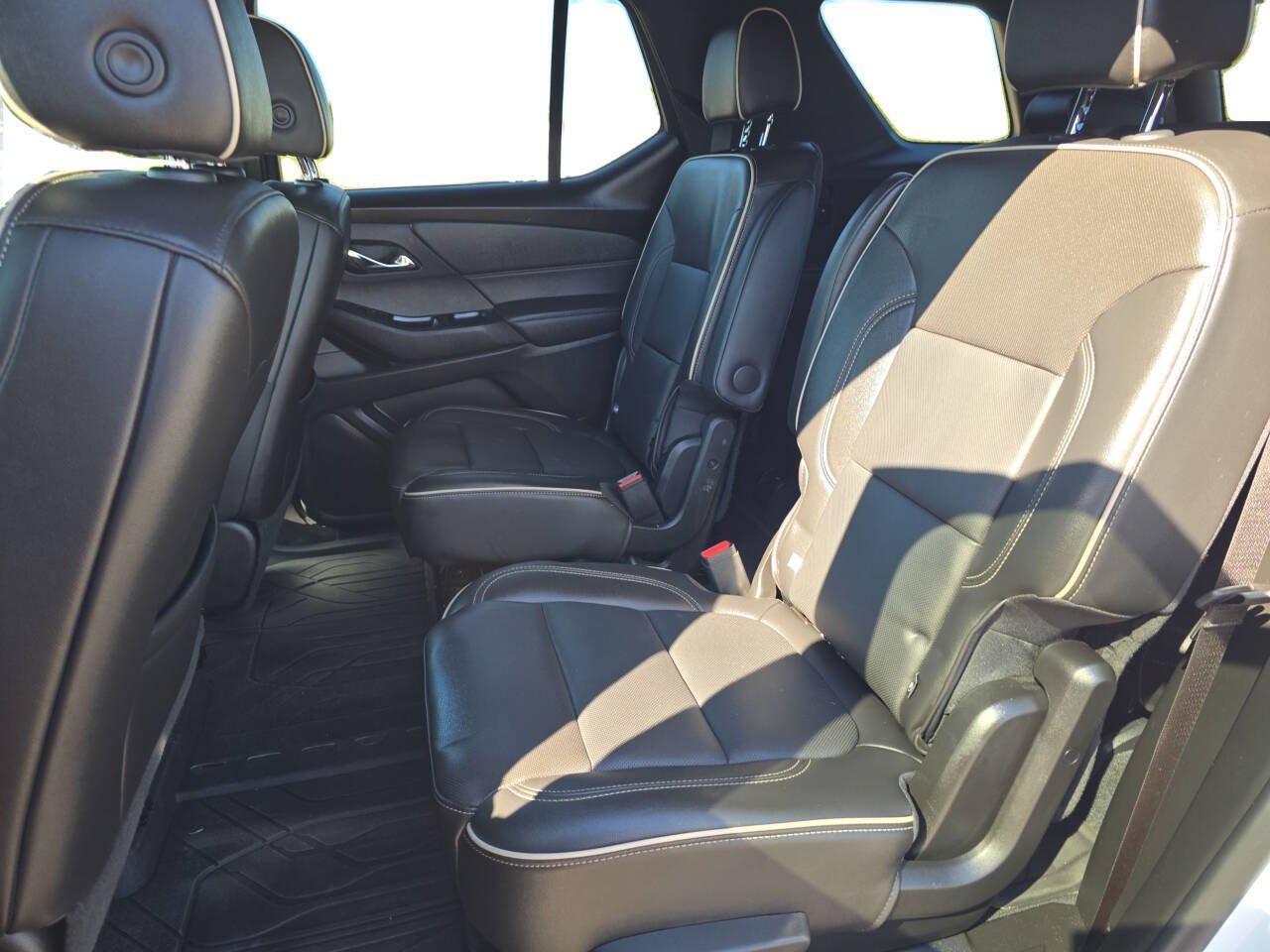 Used 2023 Chevrolet Traverse Premier w/ Redline Edition AWD/4WD image 10