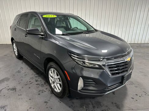 Used 2023 Chevrolet Equinox LT w/ Driver Convenience Package image 2