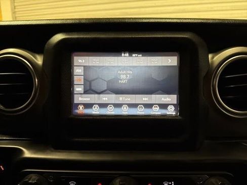 Used 2020 Jeep Wrangler Unlimited Sahara AWD/4WD image 23