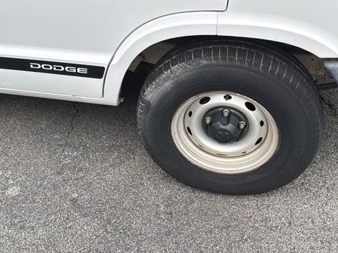 Used 2001 Dodge B1500 RWD image 4