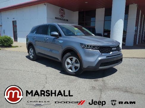 Used 2023 Kia Sorento LX AWD/4WD image 1