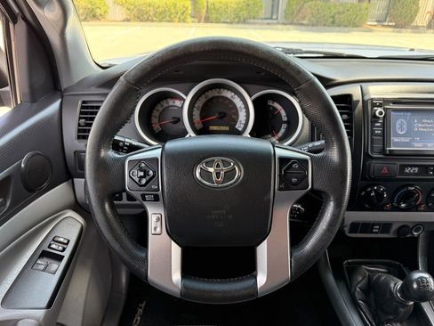 Used 2014 Toyota Tacoma 2WD Access Cab w/ Convenience Package image 18