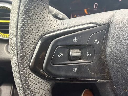 Used 2025 Chevrolet Trax LT FWD image 43