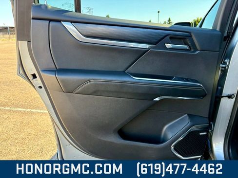 Used 2025 GMC Acadia Elevation image 19