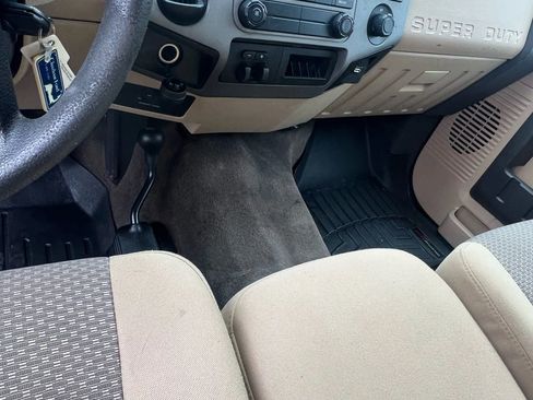 Used 2012 Ford F250 XLT w/ Snow Plow Prep Pkg image 18