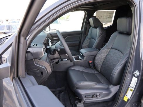 Used 2026 Toyota Tacoma Limited AWD/4WD image 9