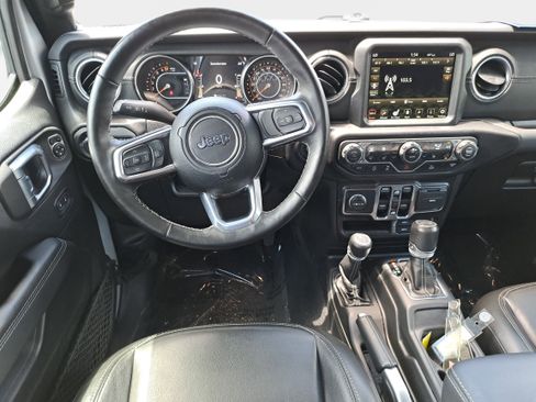 Used 2022 Jeep Wrangler Unlimited Sahara w/ LED Lighting Group AWD/4WD image 15