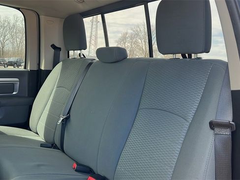 Used 2016 RAM 1500 Classic SLT image 32
