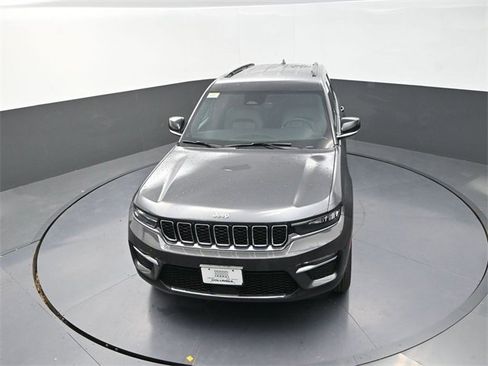 New 2025 Jeep Grand Cherokee Limited w/ Trailer Tow Package image 10