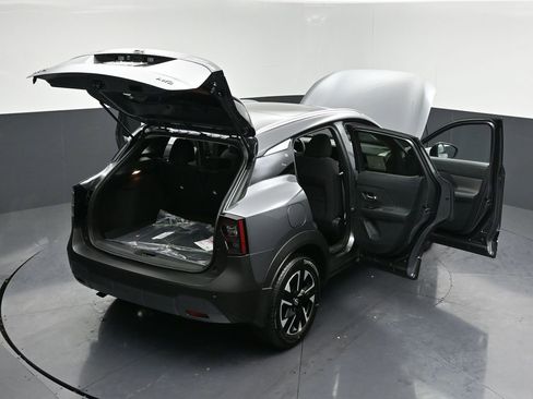 New 2026 Nissan Kicks SV w/ SV Premium Package AWD/4WD image 32