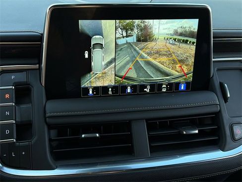 Used 2023 GMC Yukon AT4 w/ AT4 Premium Plus Package image 30