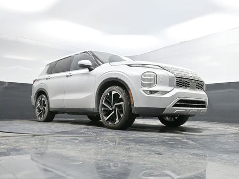 Used 2024 Mitsubishi Outlander image 33
