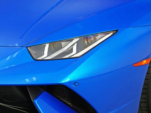Used 2018 Lamborghini Huracan Performante image 75