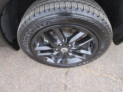 Used 2024 Dodge Durango GT image 13