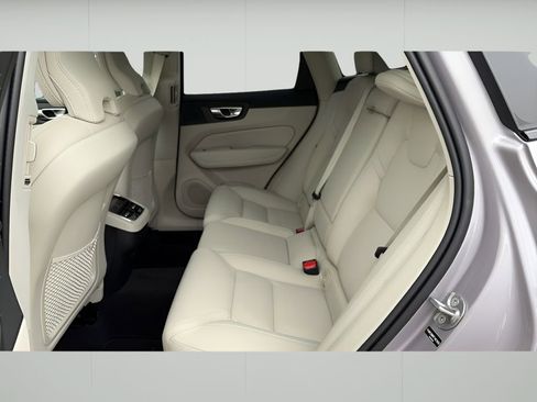 New 2026 Volvo XC60 B5 Ultra w/ Climate Package AWD/4WD image 9
