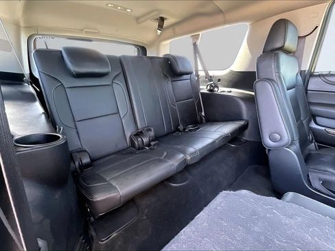 Used 2017 Chevrolet Suburban LT w/ LT Signature Package AWD/4WD image 30