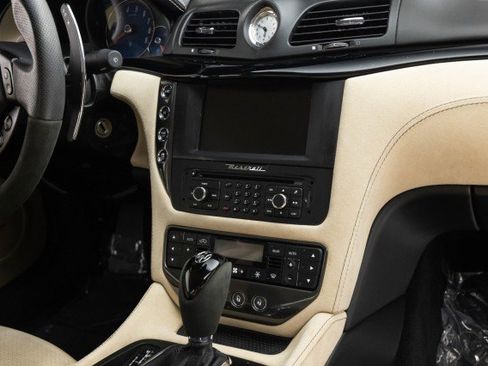 Used 2015 Maserati GranTurismo Sport image 18