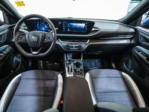 Used 2024 Buick Envista Preferred w/ Convenience II Package image 13