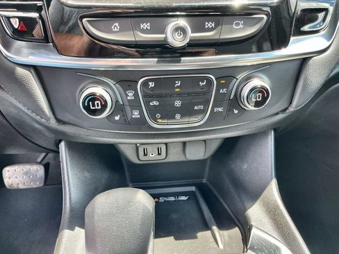 Used 2023 Chevrolet Traverse LT AWD/4WD image 17