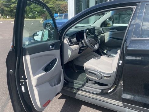 Used 2019 Hyundai Tucson SE image 11