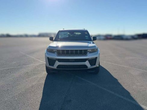 New 2026 Jeep Grand Cherokee Limited image 2