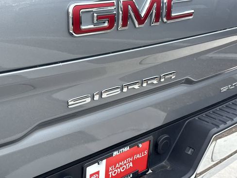 Used 2024 GMC Sierra 1500 SLT AWD/4WD image 9