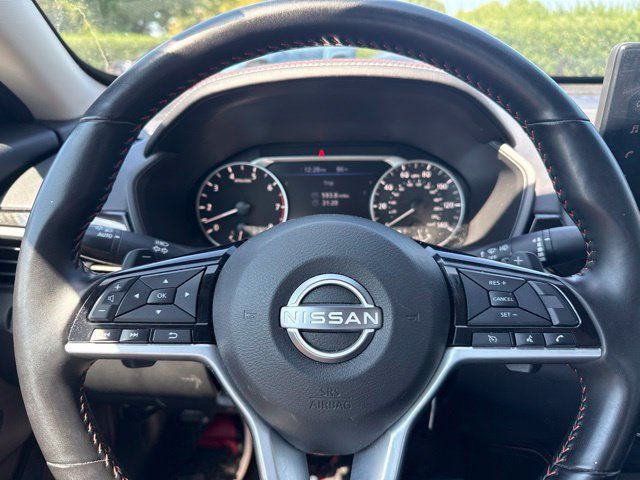 Used 2025 Nissan Altima 2.5 SR w/ SR Premium Package FWD image 13