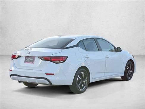 Used 2025 Nissan Sentra SV FWD image 5