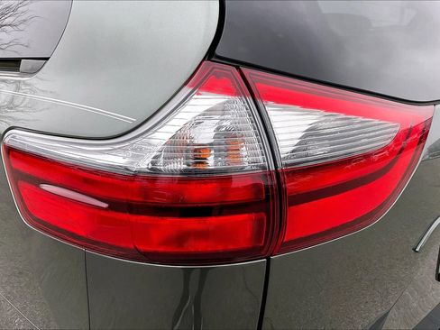 Used 2020 Toyota Sienna XLE w/ XLE Navigation Package image 32