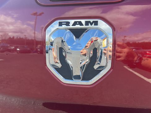 Used 2019 RAM 1500 Big Horn AWD/4WD image 13
