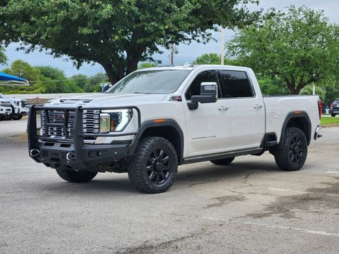 Used 2024 GMC Sierra 2500 Denali w/ Denali Reserve Package AWD/4WD image 2