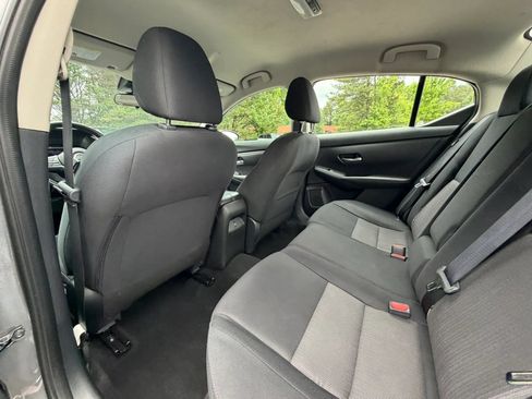 Used 2022 Nissan Sentra SV FWD image 16