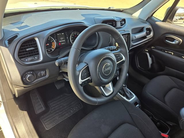 Used 2023 Jeep Renegade Latitude AWD/4WD image 9