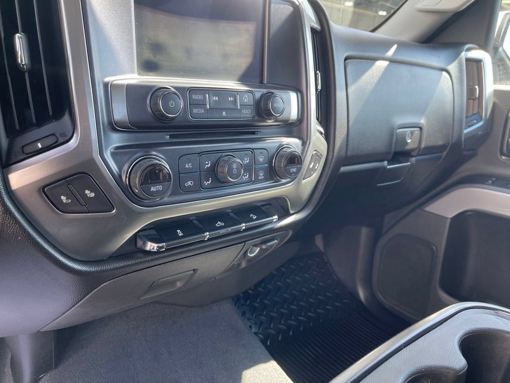 Used 2018 Chevrolet Silverado 1500 LT w/ All Star Edition AWD/4WD image 18