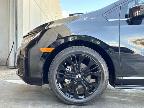Certified 2025 Honda Odyssey Sport-L image 14
