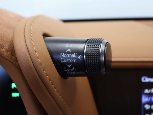 Used 2018 Lexus LC 500 Coupe w/ Sport Package RWD image 37
