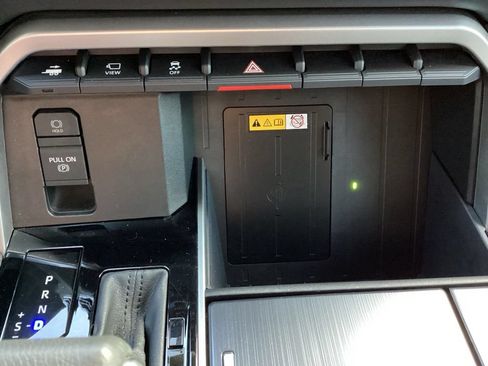 Used 2023 Toyota Tundra Platinum AWD/4WD image 17