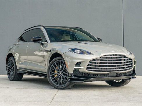 Used 2023 Aston Martin DBX 707 image 2