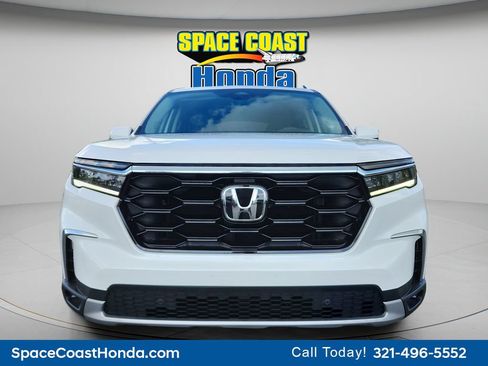 Certified 2023 Honda Pilot Touring image 8