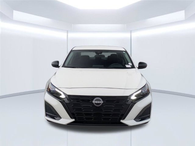 Used 2025 Nissan Altima 2.5 S FWD image 10