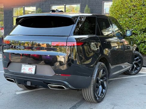 Used 2024 Land Rover Range Rover Sport SE image 12