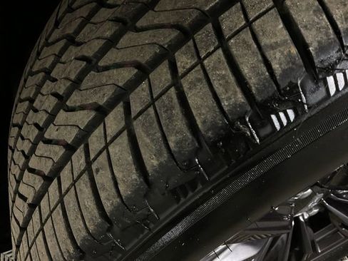 Used 2024 Cadillac Escalade ESV V w/ LPO, ONYX Package image 38