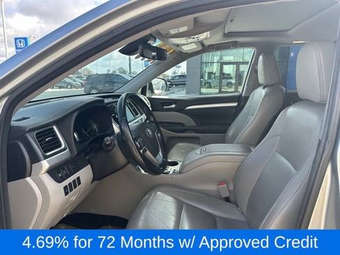 Used 2018 Toyota Highlander XLE image 12
