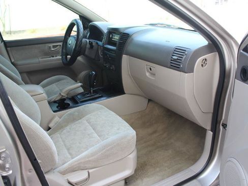 Used 2006 Kia Sorento 4WD image 21