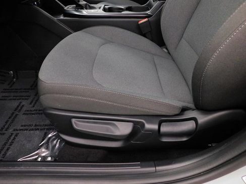 Used 2025 Kia K4 LXS image 23