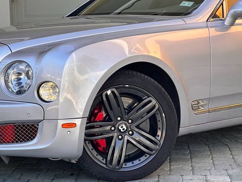 Used 2011 Bentley Mulsanne RWD image 3