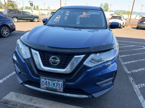 Used 2018 Nissan Rogue S FWD image 2