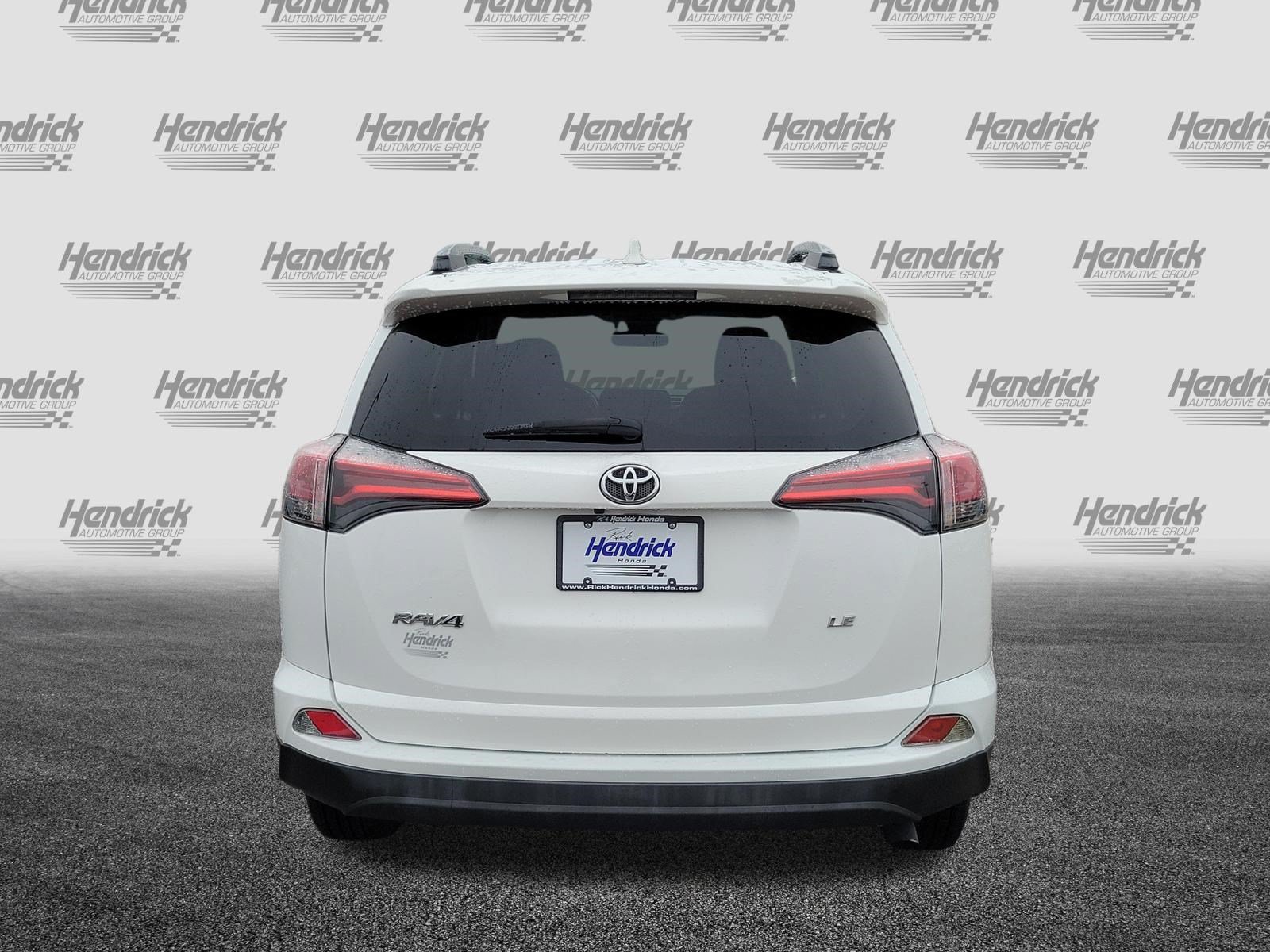 Used 2018 Toyota RAV4 LE FWD image 6