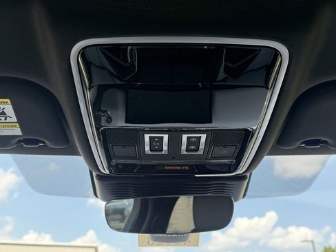 New 2026 Land Rover Range Rover Velar Dynamic SE image 29